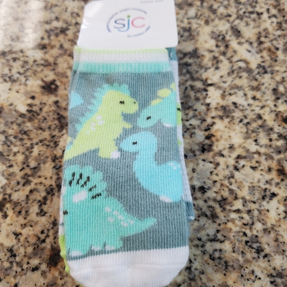 Baby boy  dinosaur blanket rattle,socks,bibs,hand towel, teething cloth - Picture 10 of 15